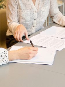 Signature d'un contrat ressources humaines chez Facili'DAF